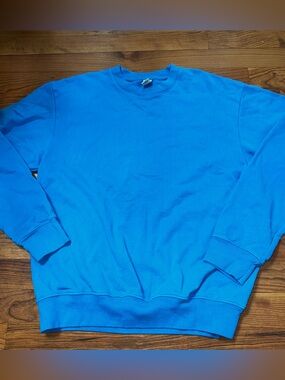 Pleasing blue cotton sweatshirt size small